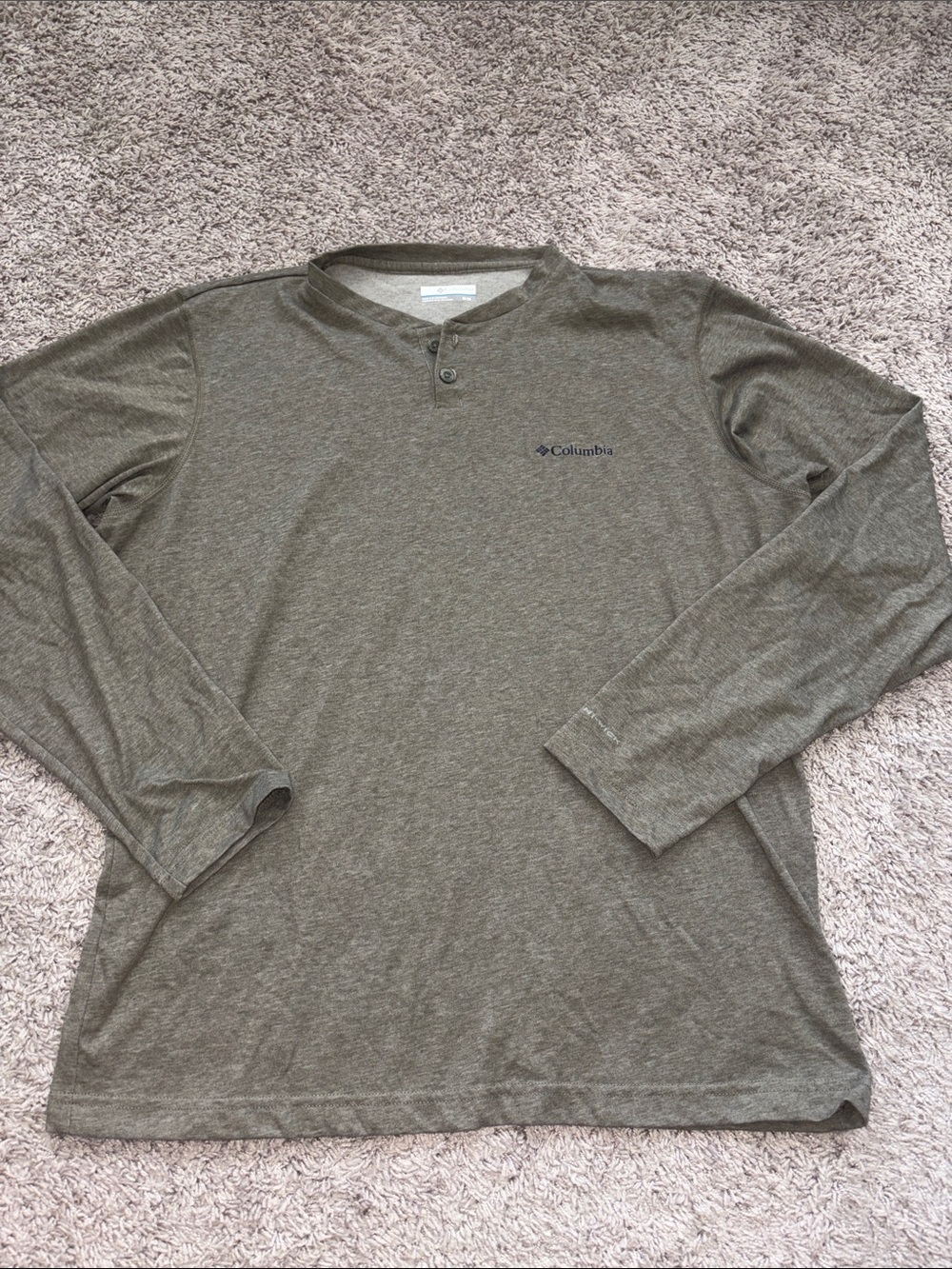 Columbia Olive Green Men's Long-Sleeve Henley
